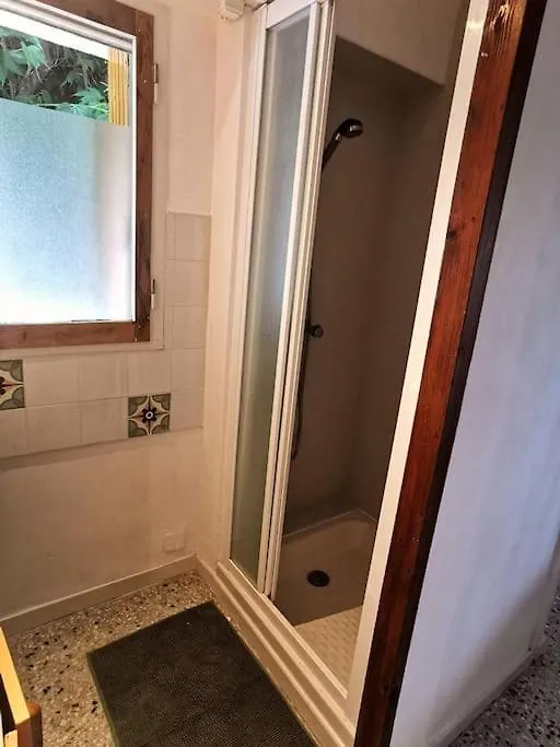 Studio Independant Dans Un Quartier Calme A Арль 0*,  Франция